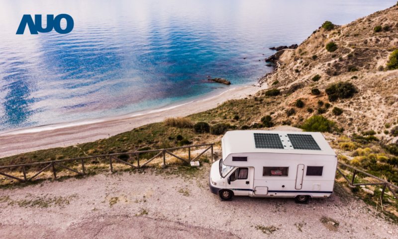 「可撓輕量化太陽光電板SunCurva」使用輕量特殊耐候型複合板取代傳統太陽能板的玻璃前板，不僅降低70%重量，每米平方僅3Kg；具有抗衝擊性能及通過電磁相容性測試，可應用於交通運輸工具，如露營車、遊艇等